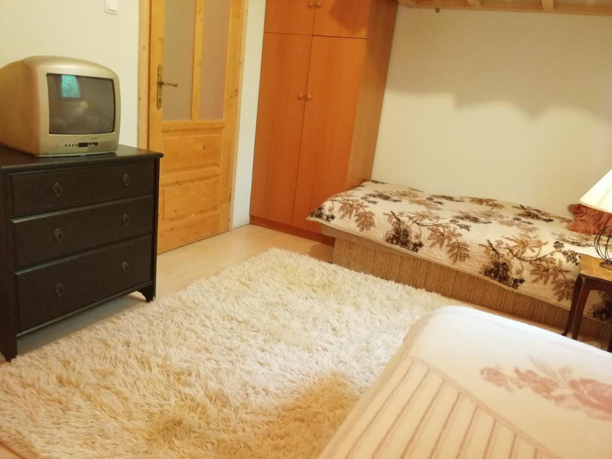 Vizaknai Apartmanhaz เซแกชแฟเฮร์วาร์ ภายนอก รูปภาพ